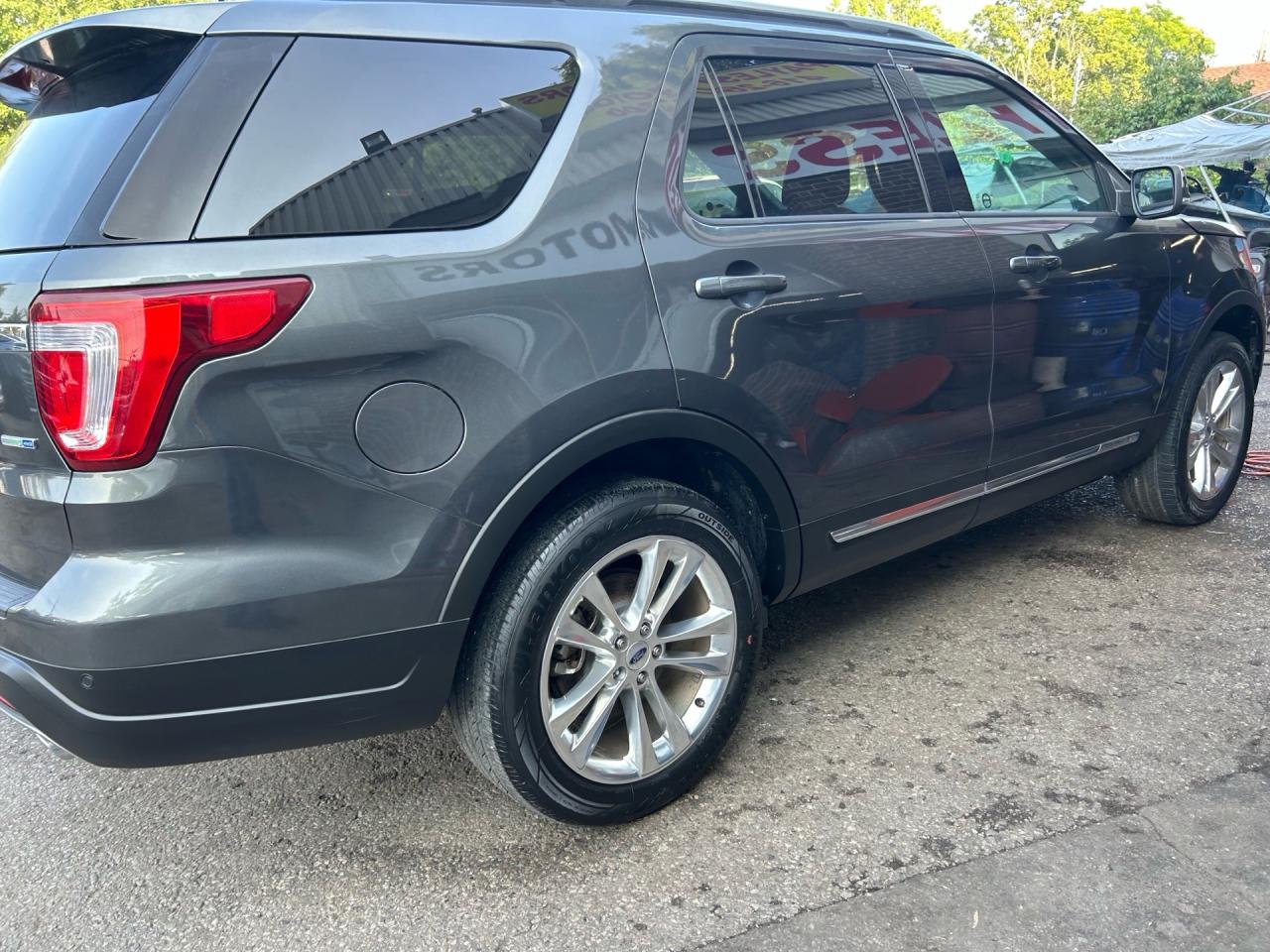 2019 Ford Explorer XLT 4WD Photo