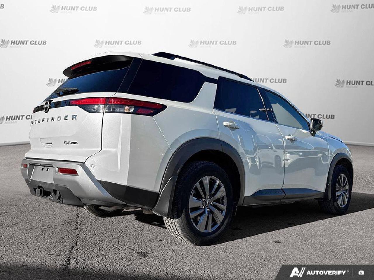 2024 Nissan Pathfinder SV Photo