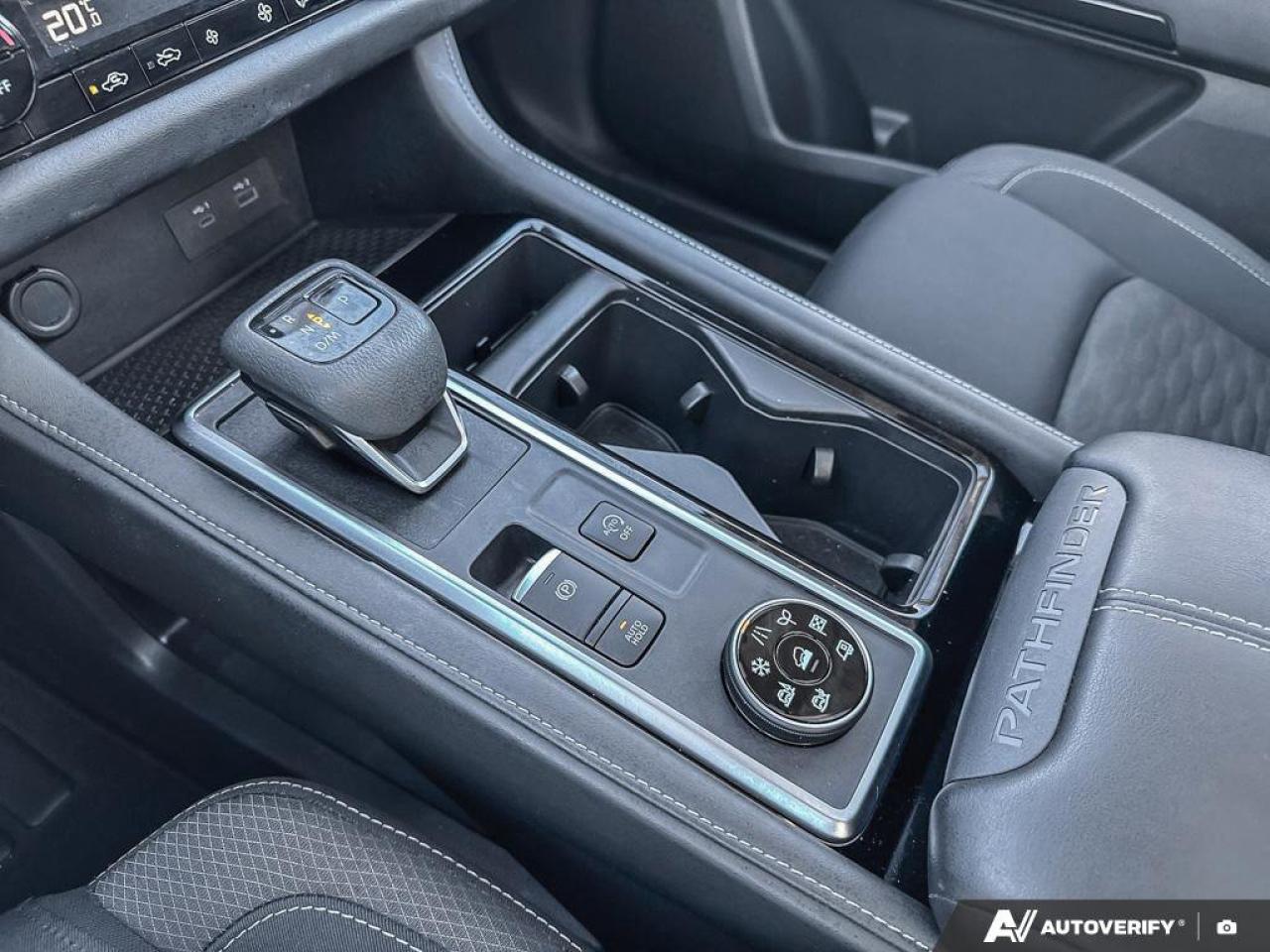 2024 Nissan Pathfinder SV Photo