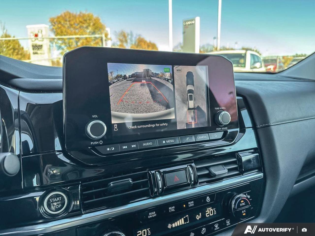 2024 Nissan Pathfinder SV Photo