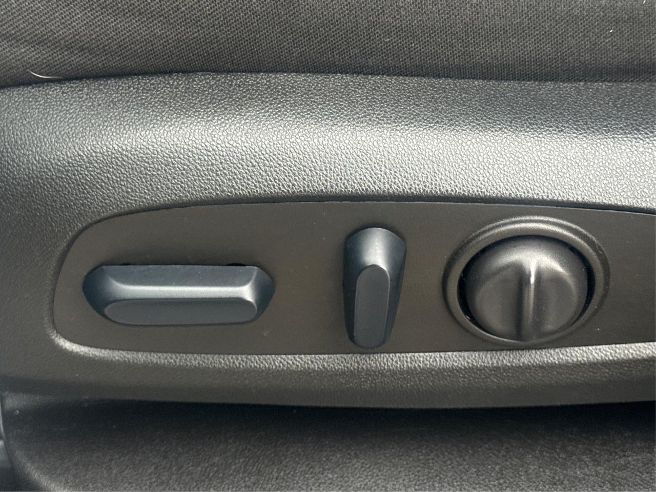 2024 Chevrolet Equinox AWD LEATHER HEATED SEATS WE FINANCE ALL CREDIT! Photo