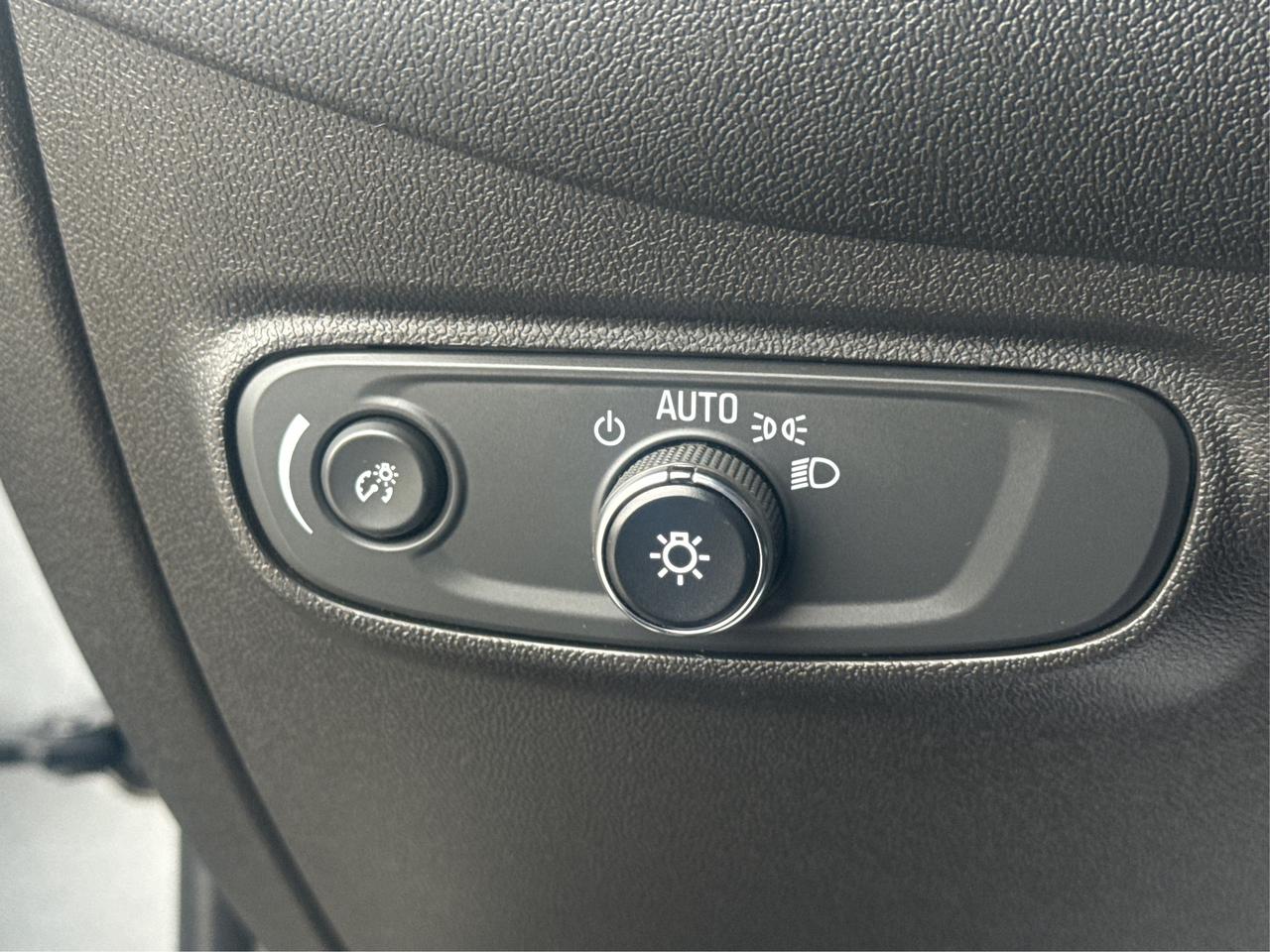 2024 Chevrolet Equinox AWD LEATHER HEATED SEATS WE FINANCE ALL CREDIT! Photo