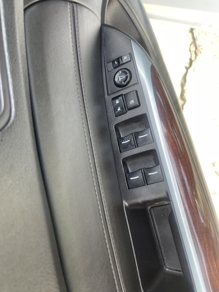 2017 Acura TLX 4dr Sdn SH-AWD V6 Photo