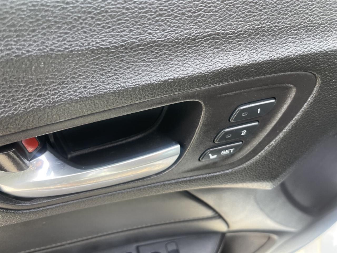 2017 Acura TLX 4dr Sdn SH-AWD V6 Photo