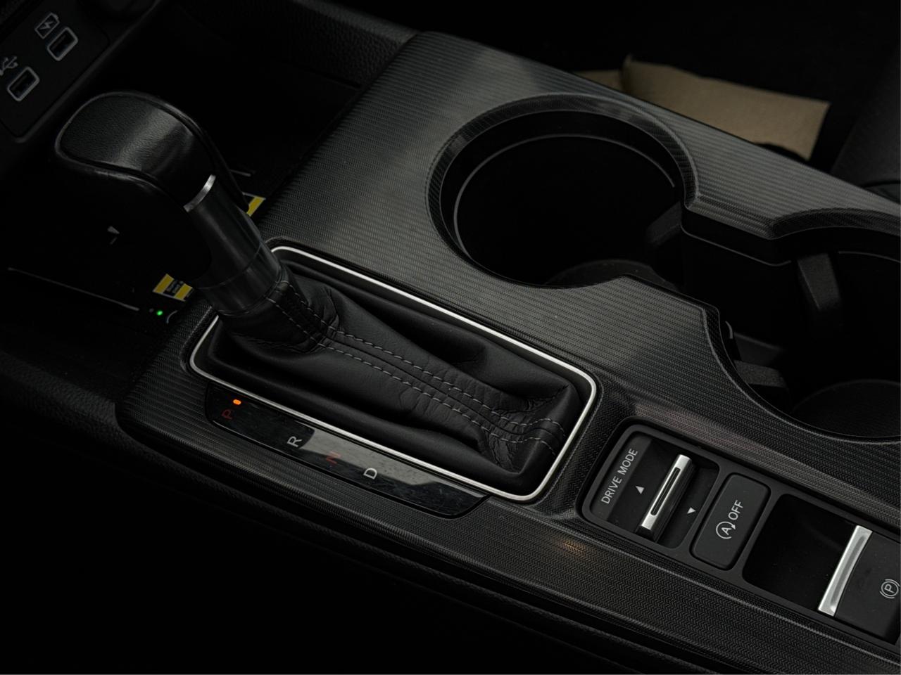 2024 Honda Civic Hatchback NAV LEATHER SUNROOF LOADED! WE FINANCE ALL CREDIT Photo