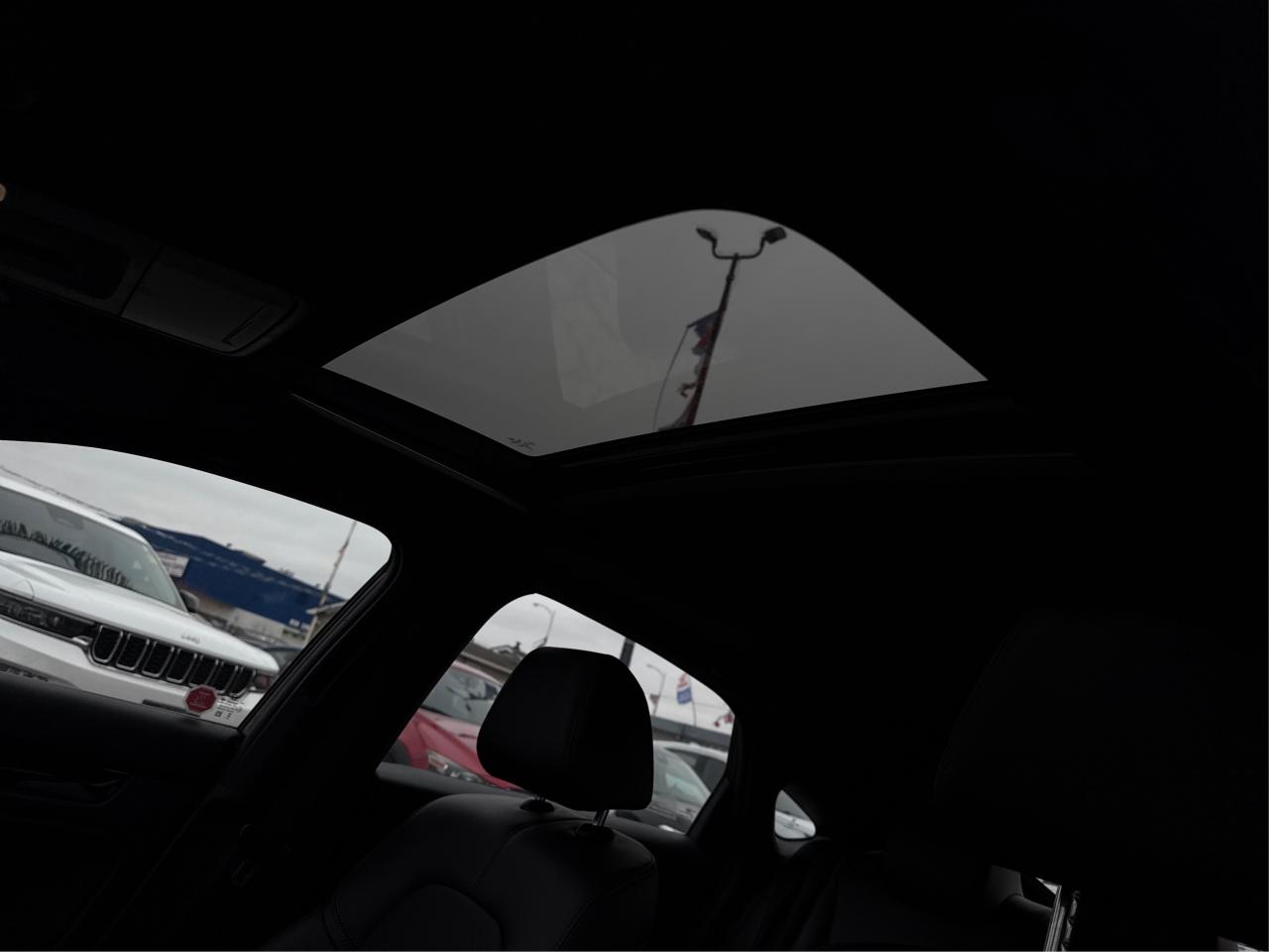 2024 Honda Civic Hatchback NAV LEATHER SUNROOF LOADED! WE FINANCE ALL CREDIT Photo