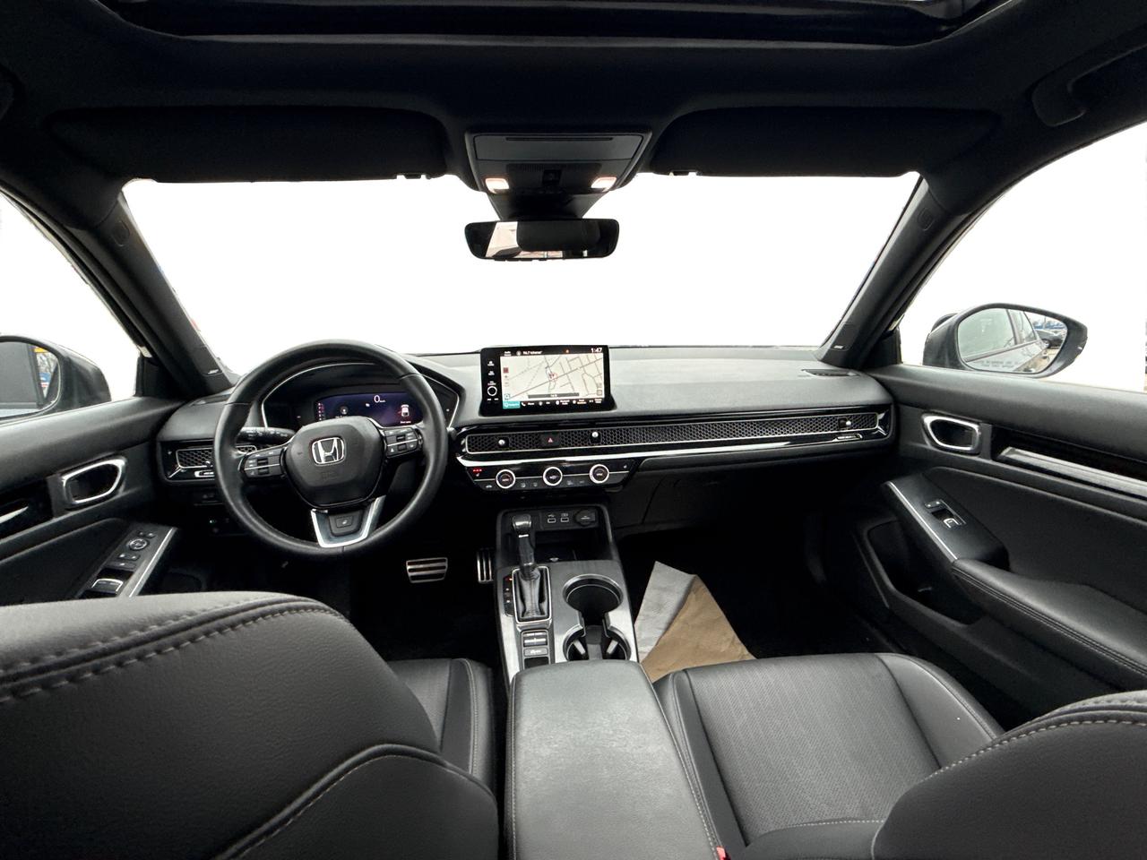 2024 Honda Civic Hatchback NAV LEATHER SUNROOF LOADED! WE FINANCE ALL CREDIT Photo