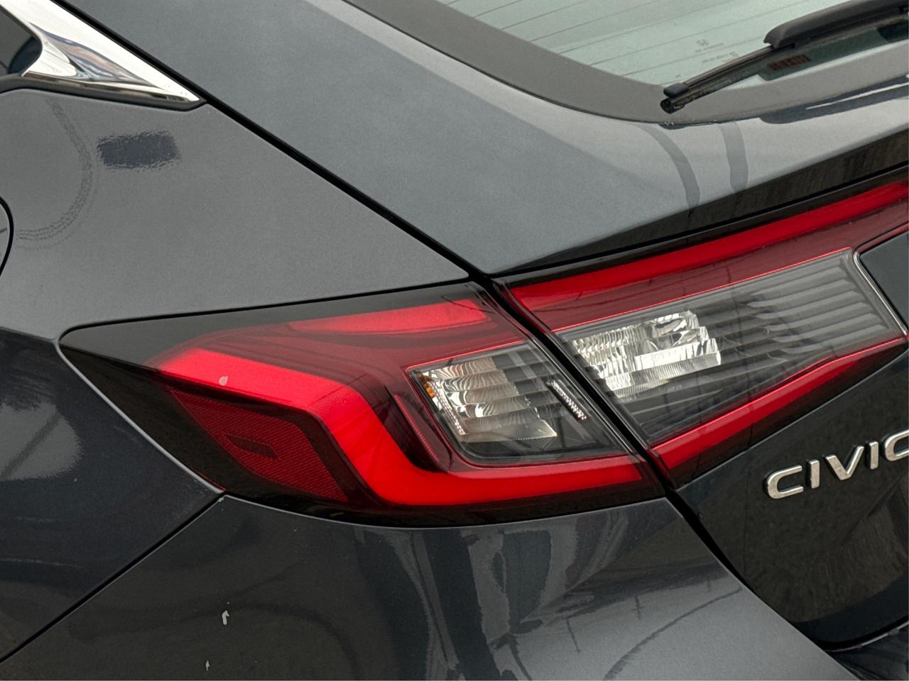 2024 Honda Civic Hatchback NAV LEATHER SUNROOF LOADED! WE FINANCE ALL CREDIT Photo