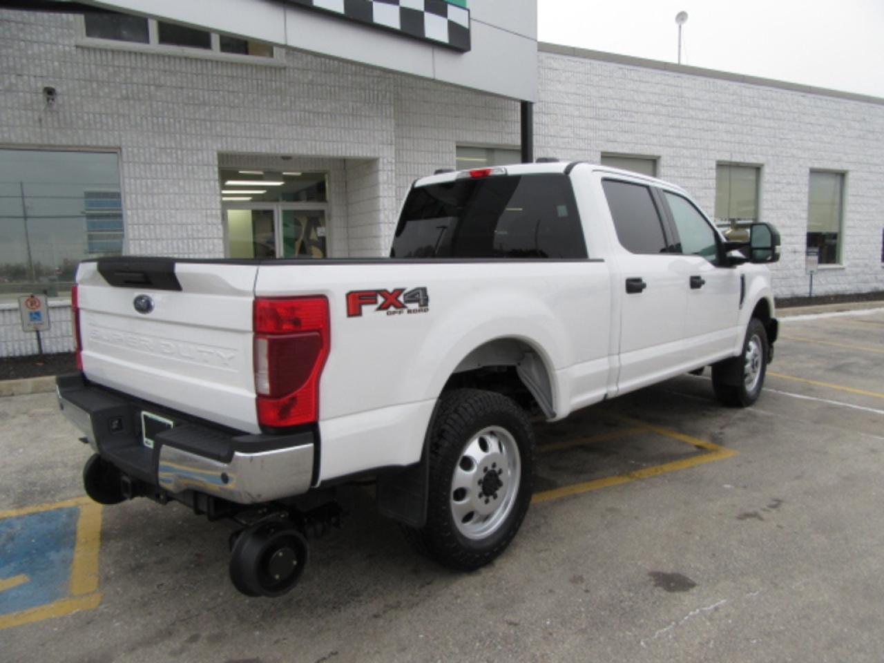 2022 Ford F-250 GAS CREW CAB 4X4 XLT SHORT BOX NEW HI-RAIL PACKAGE Photo