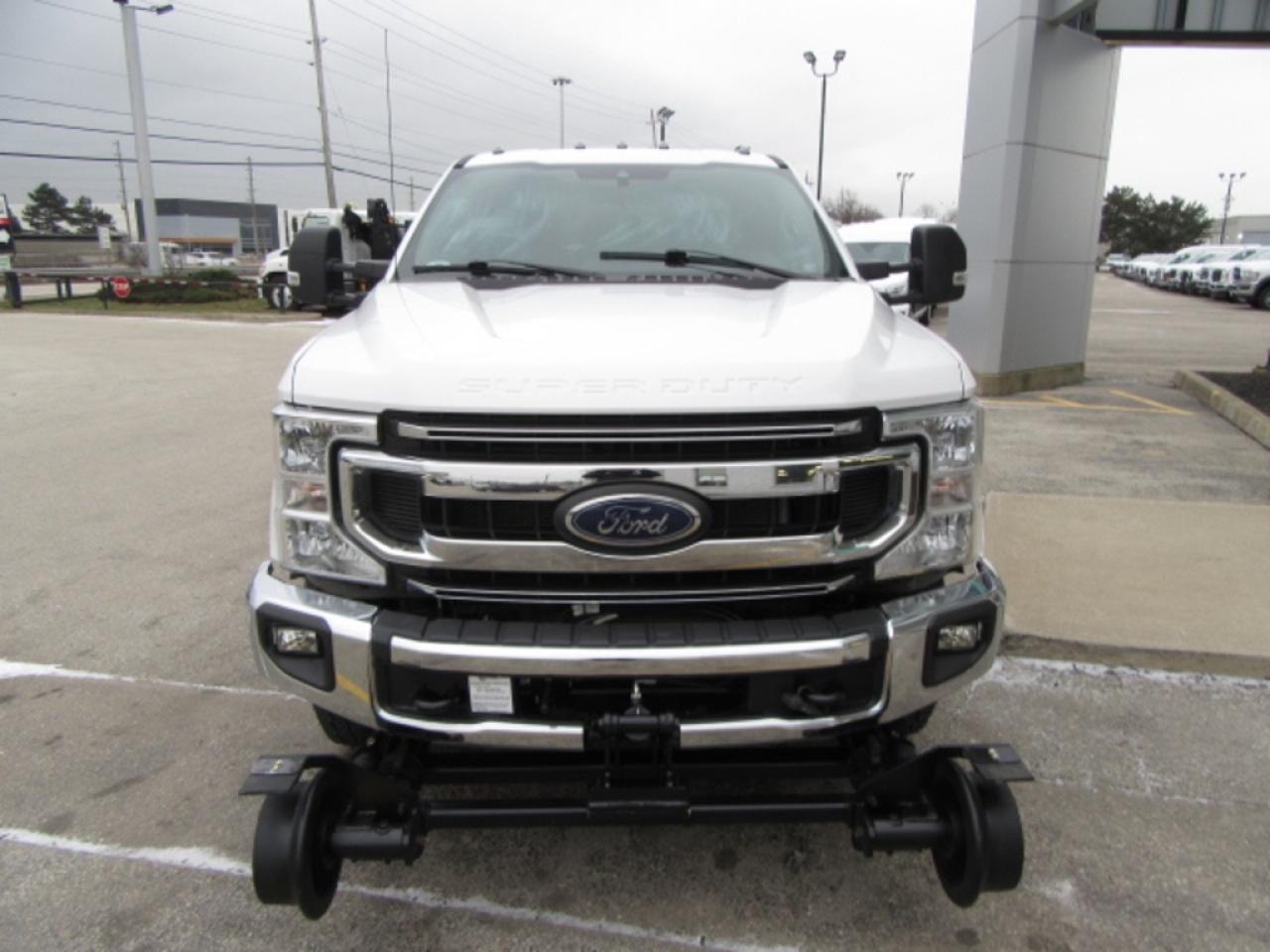 2021 Ford F-250 GAS CREW CAB 4X4 XLT SHORT BOX NEW HI-RAIL PACKAGE Photo