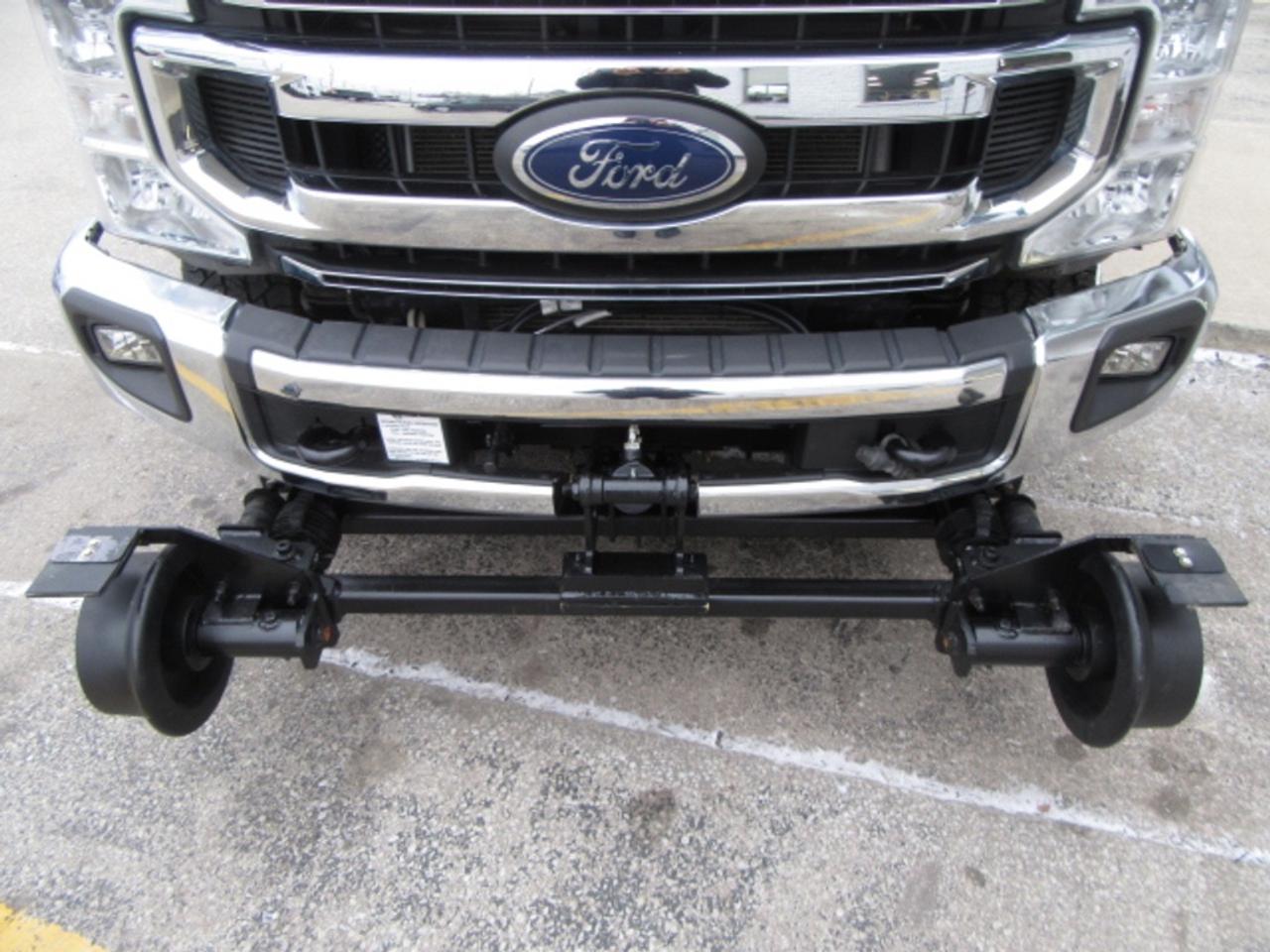 2022 Ford F-250 GAS CREW CAB 4X4 XLT SHORT BOX NEW HI-RAIL PACKAGE Photo