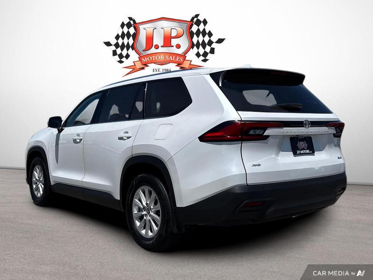 2024 Toyota Grand Highlander XLE BACKUP CAM   BLUETOOTH   HTD SEATS   KEYLESS E Photo