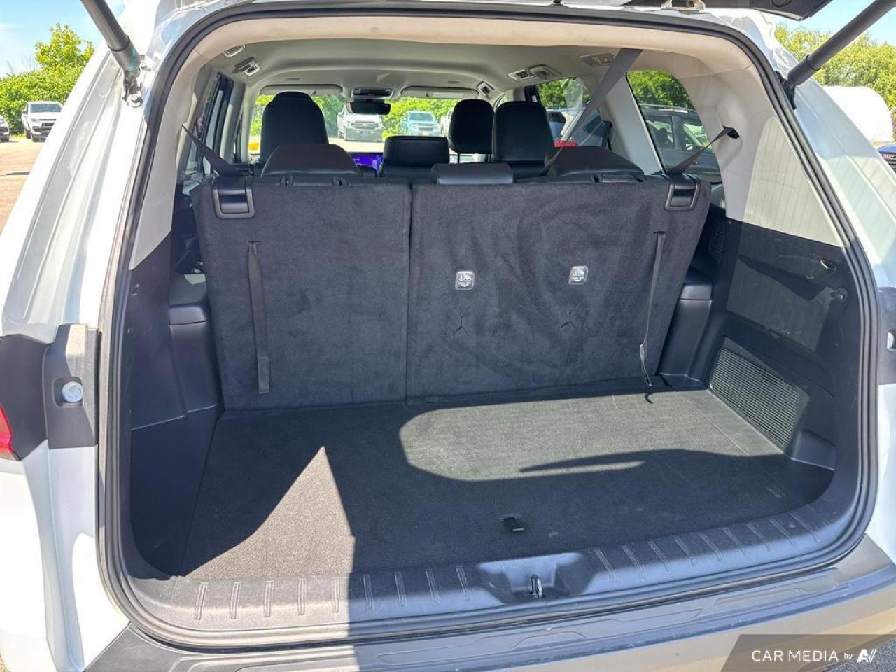 2024 Toyota Grand Highlander XLE BACKUP CAM   BLUETOOTH   HTD SEATS   KEYLESS E Photo