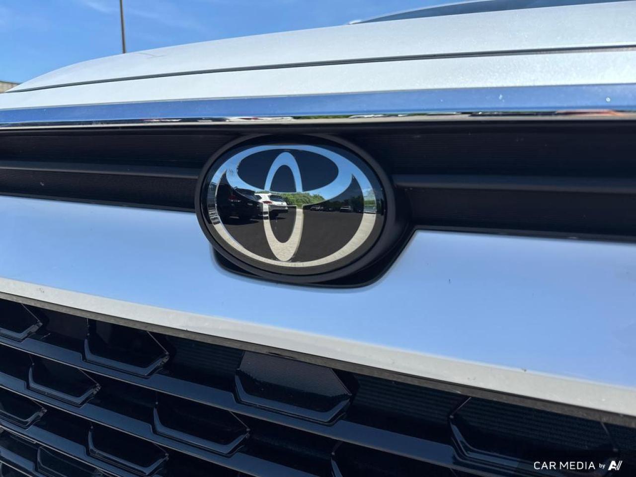 2024 Toyota Grand Highlander XLE BACKUP CAM   BLUETOOTH   HTD SEATS   KEYLESS E Photo