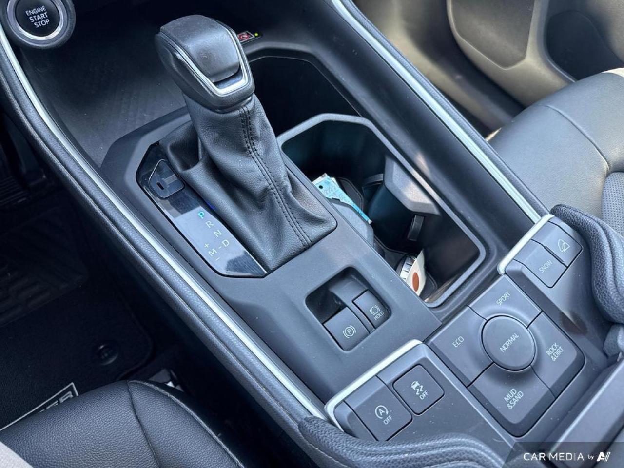 2024 Toyota Grand Highlander XLE BACKUP CAM   BLUETOOTH   HTD SEATS   KEYLESS E Photo