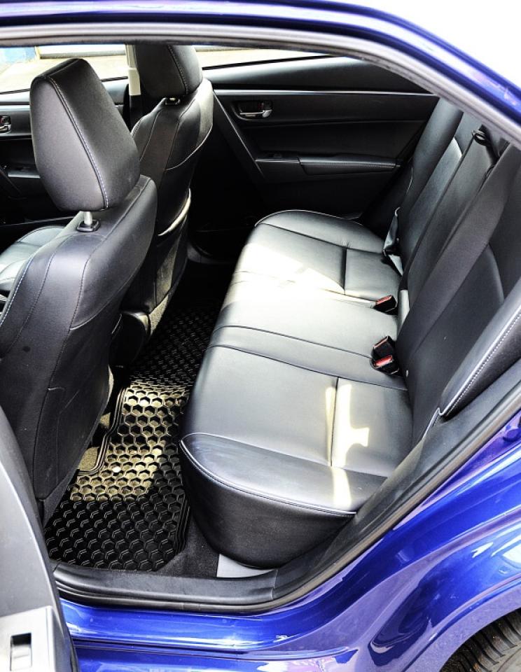 2015 Toyota Corolla LE Plus 4dr Sedan CVT Photo