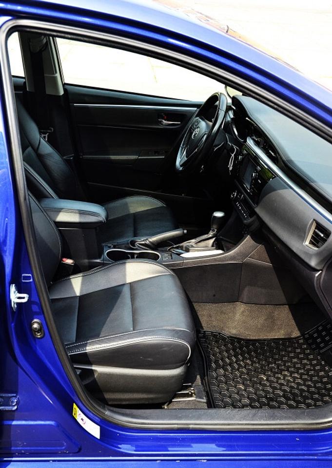 2015 Toyota Corolla S Photo