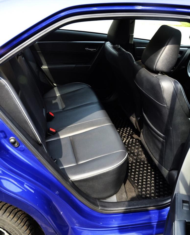 2015 Toyota Corolla S Photo