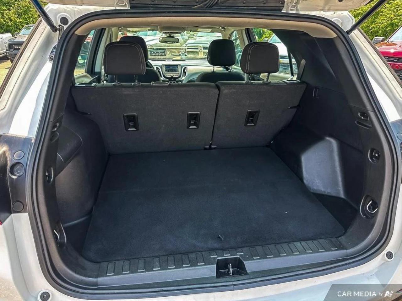 2023 Chevrolet Equinox LS BACKUP CAM   BLUETOOTH   HTD SEATS   KEYLESS EN Photo