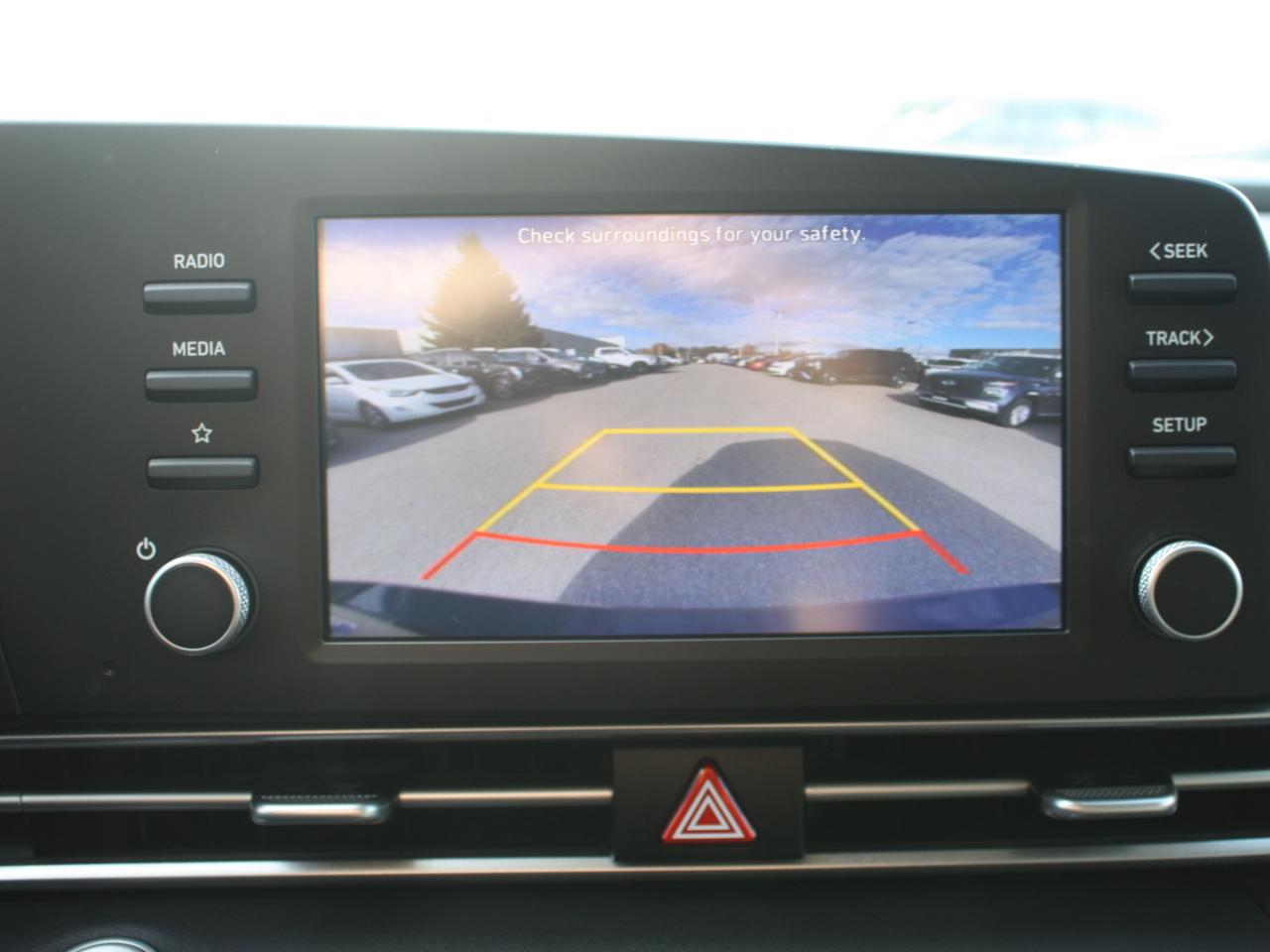 2023 Hyundai Elantra Preferred / Heated Seats / Blind Spot / Camera Photo