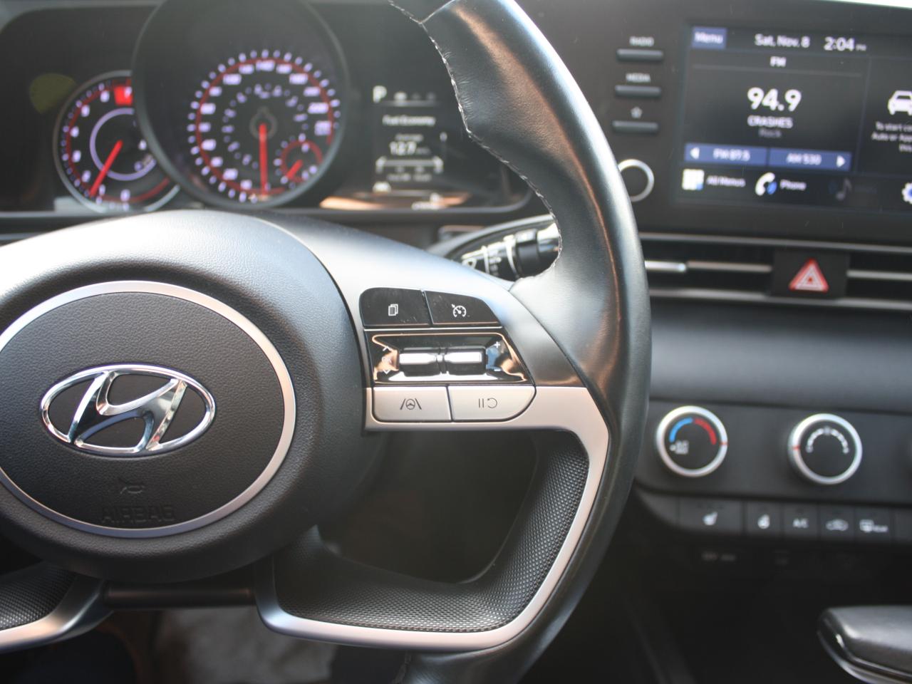 2023 Hyundai Elantra Preferred / Heated Seats / Blind Spot / Camera Photo