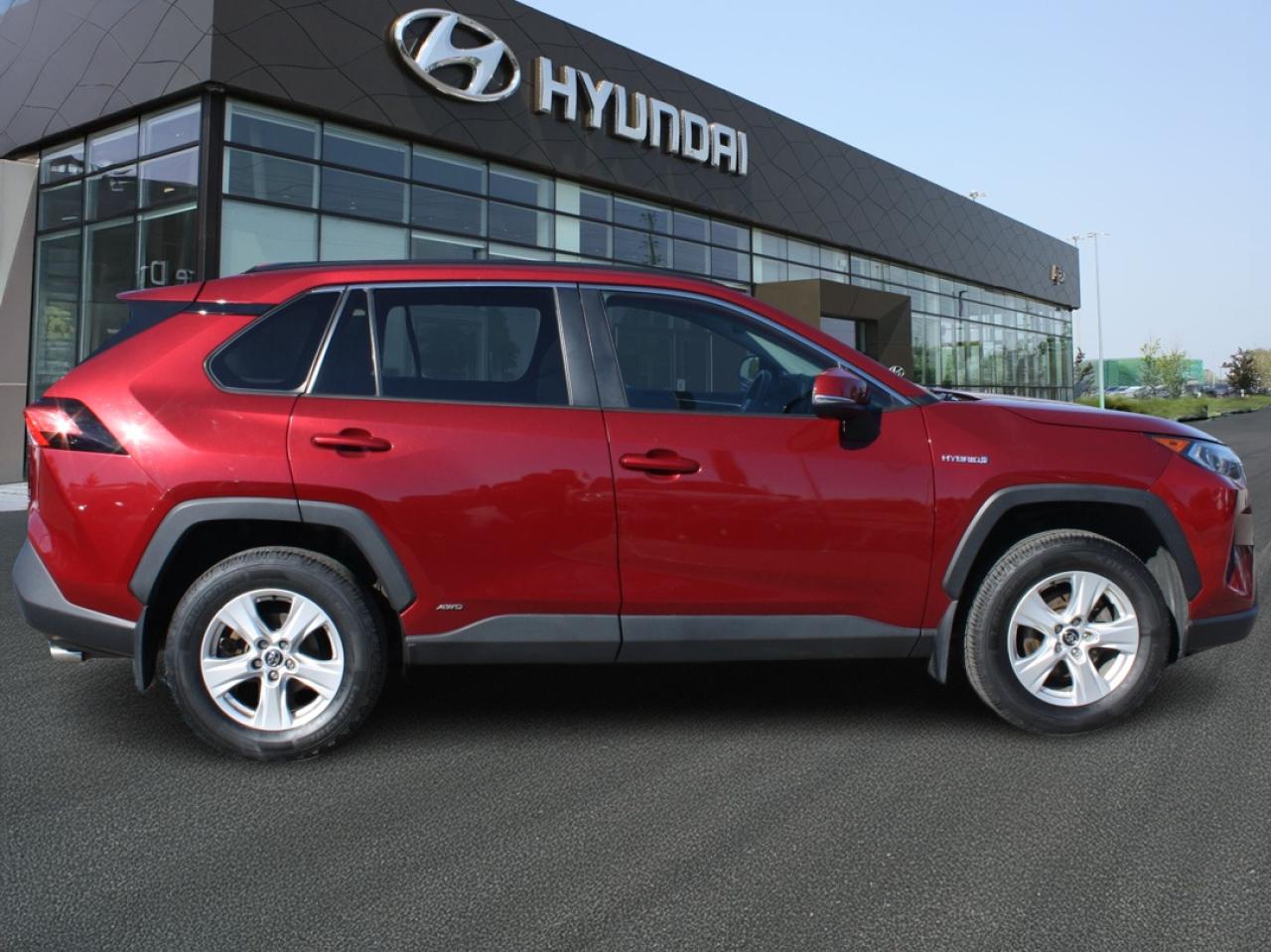 2020 Toyota RAV4 Hybrid Hybrid XLE AWD / Heated Seats / Sunroof / Navigati Photo