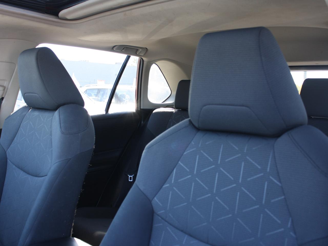2020 Toyota RAV4 Hybrid Hybrid XLE AWD / Heated Seats / Sunroof / Navigati Photo