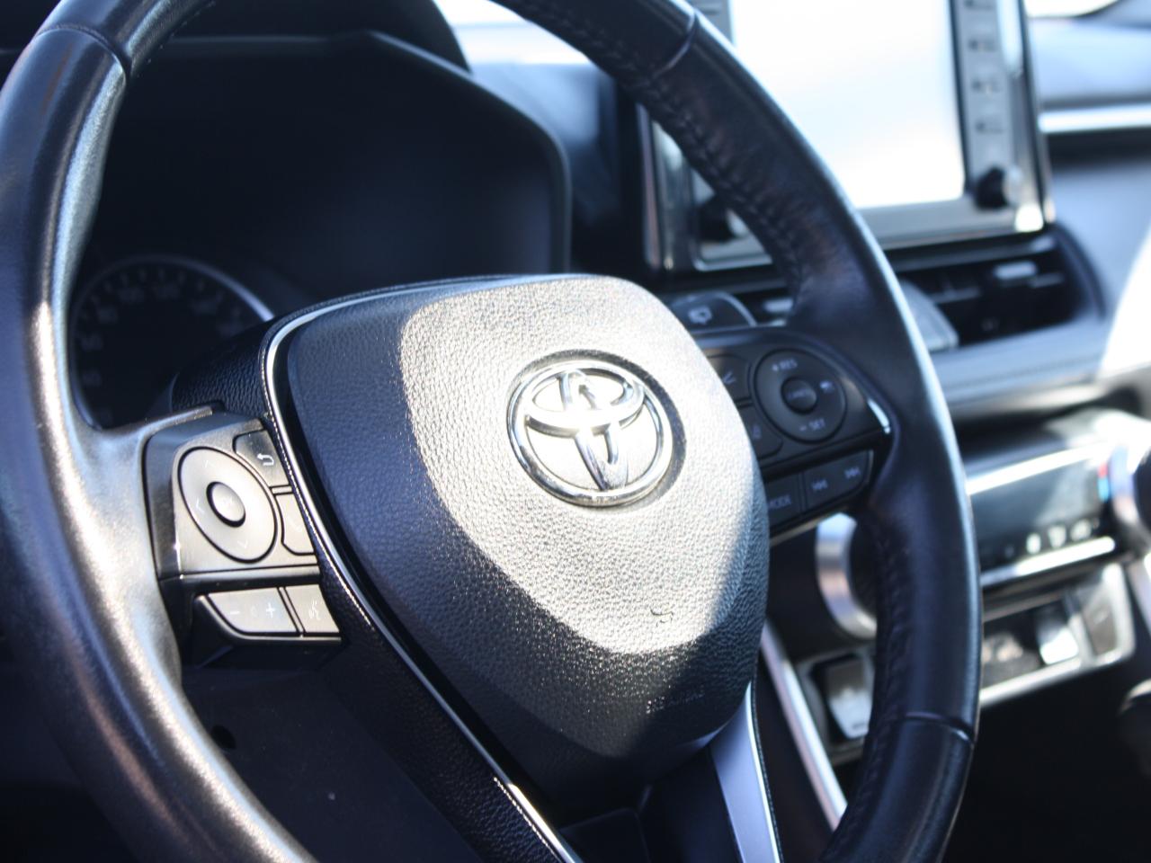 2020 Toyota RAV4 Hybrid Hybrid XLE AWD / Heated Seats / Sunroof / Navigati Photo