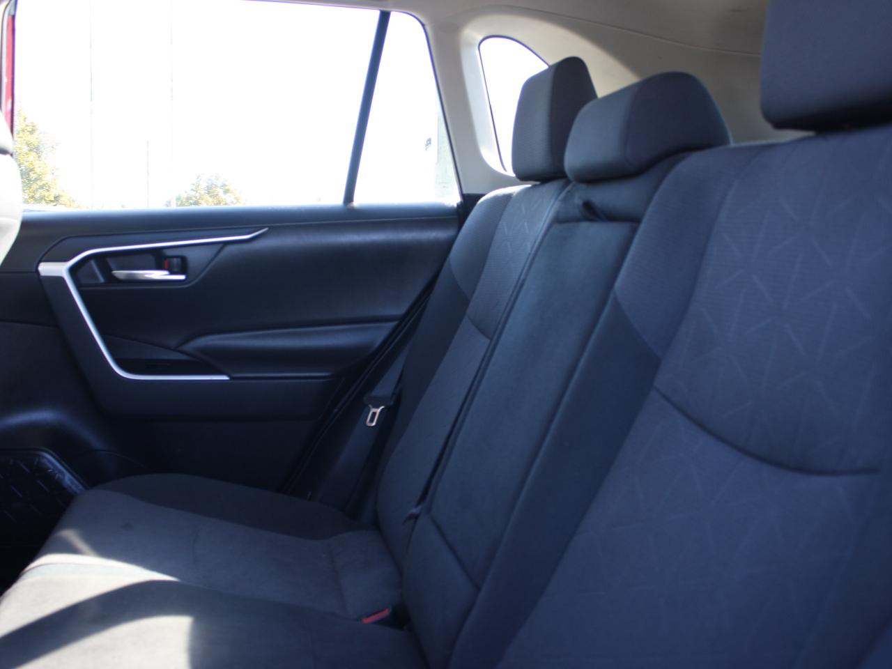 2020 Toyota RAV4 Hybrid Hybrid XLE AWD / Heated Seats / Sunroof / Navigati Photo