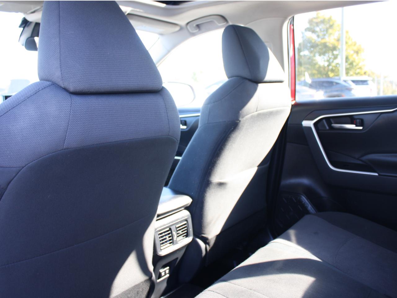 2020 Toyota RAV4 Hybrid Hybrid XLE AWD / Heated Seats / Sunroof / Navigati Photo