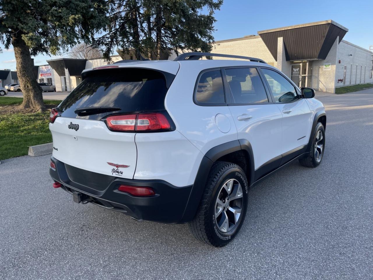 2015 Jeep Cherokee 4WD 4dr Trailhawk Photo