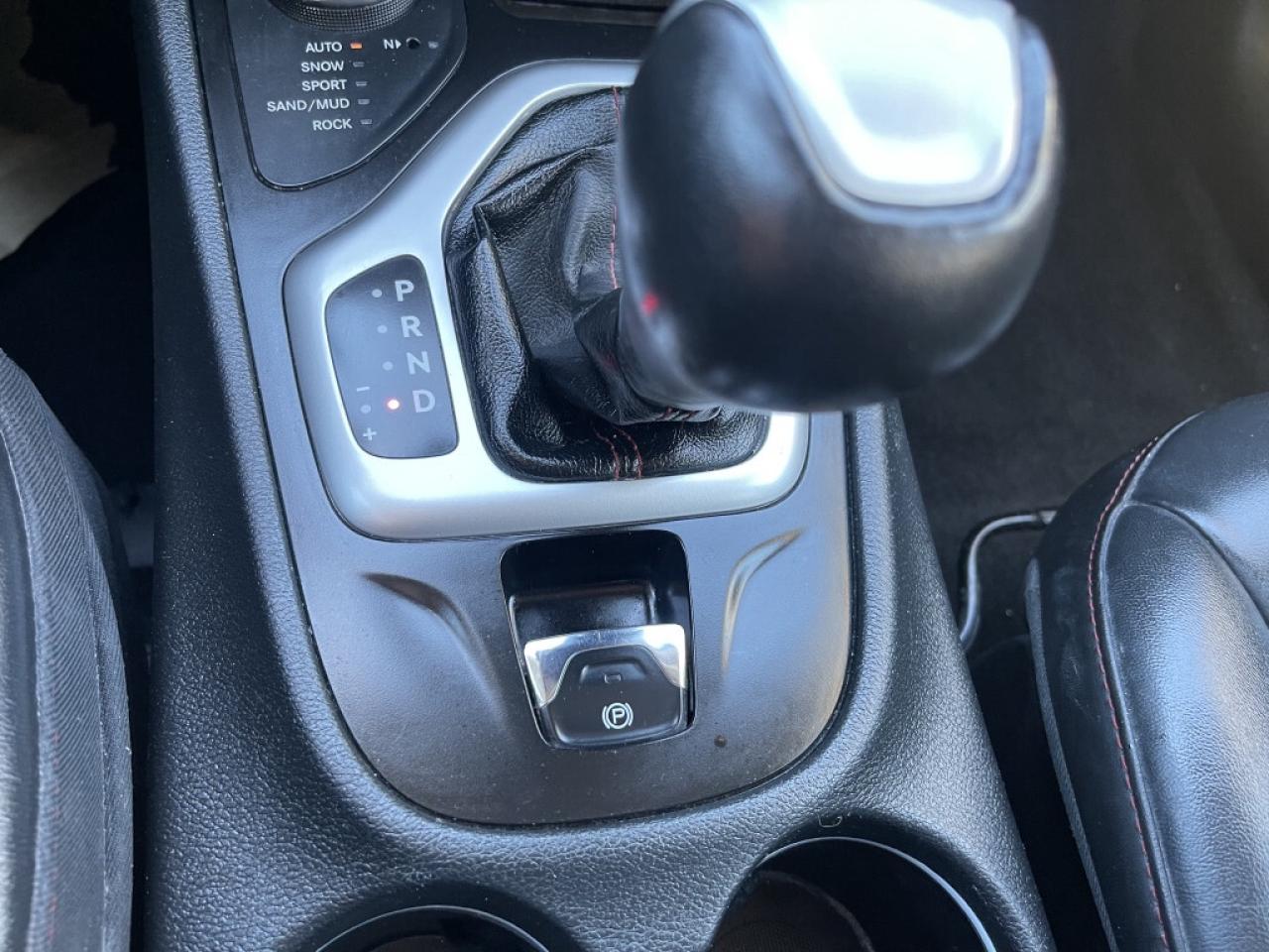 2015 Jeep Cherokee 4WD 4dr Trailhawk Photo