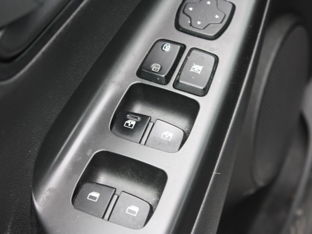 2021 Hyundai KONA 1.6T Trend AWD w-Two-Tone Roof Photo