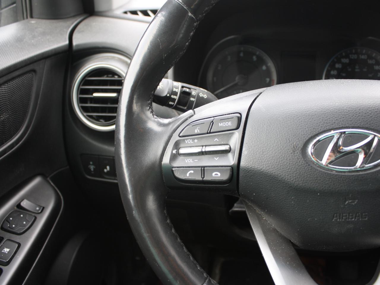 2021 Hyundai KONA 1.6T Trend AWD w-Two-Tone Roof Photo