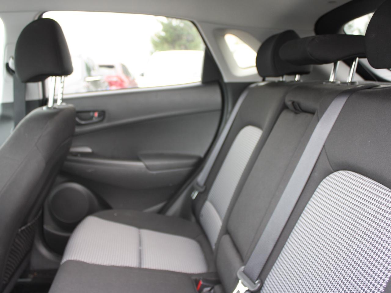 2021 Hyundai KONA 1.6T Trend AWD w-Two-Tone Roof Photo