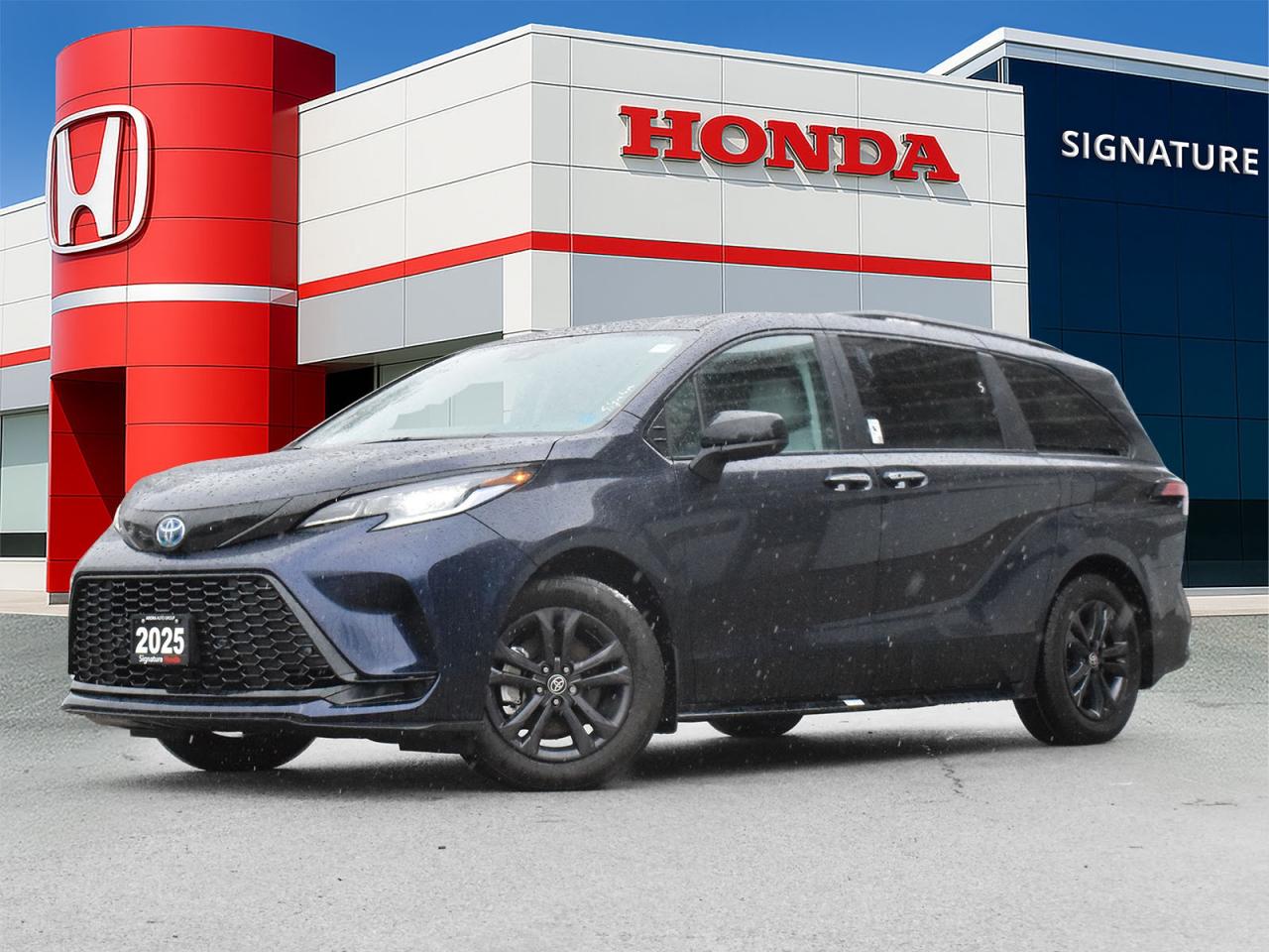 2025 Toyota Sienna XSE Photo0