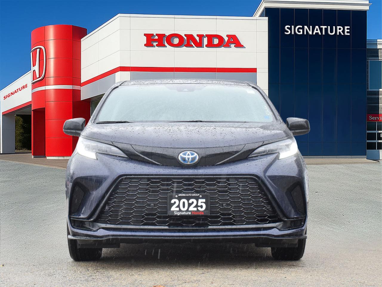 2025 Toyota Sienna XSE Photo