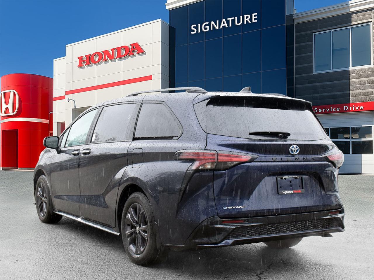 2025 Toyota Sienna XSE Photo3
