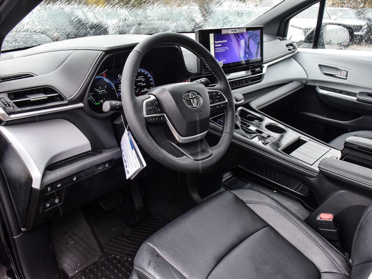 2025 Toyota Sienna XSE Photo