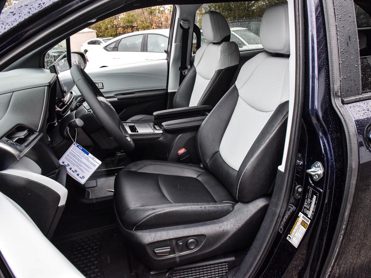 2025 Toyota Sienna XSE Photo