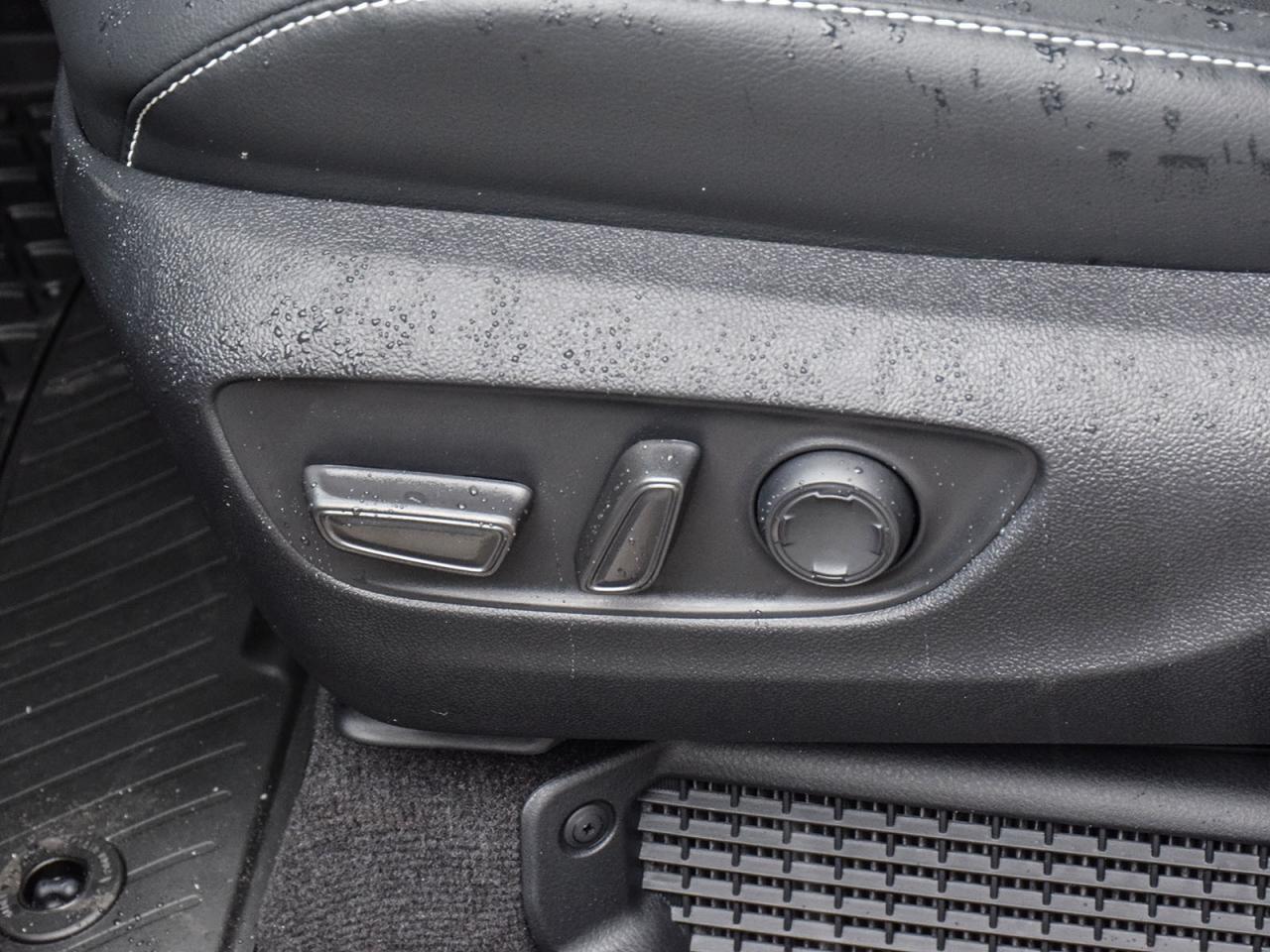 2025 Toyota Sienna XSE Photo