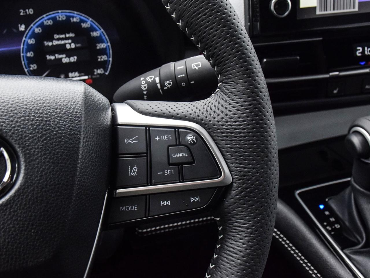 2025 Toyota Sienna XSE Photo