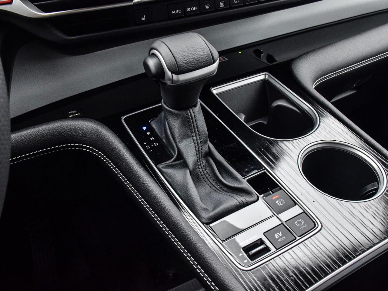 2025 Toyota Sienna XSE Photo