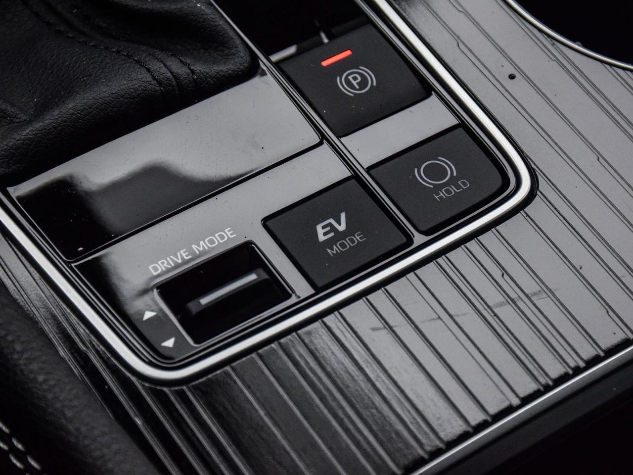 2025 Toyota Sienna XSE Photo