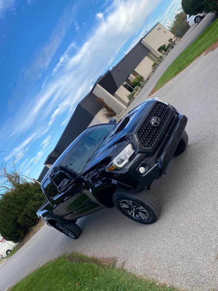 2019 Toyota Tacoma V6 4X4 Photo5