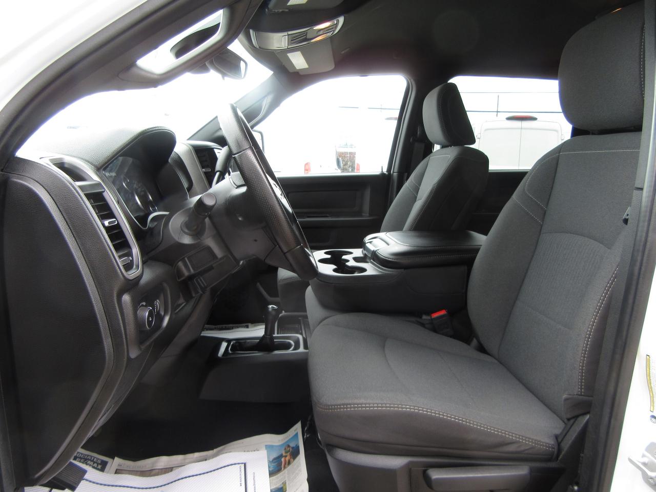 2024 RAM 2500 HEAVY DUTY DIESEL 4X4 PICKUP WITH 6.4FT BOX Photo