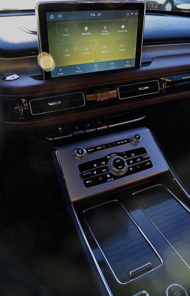 2023 Lincoln Aviator Reserve 4dr All-Wheel Drive Automatic Photo