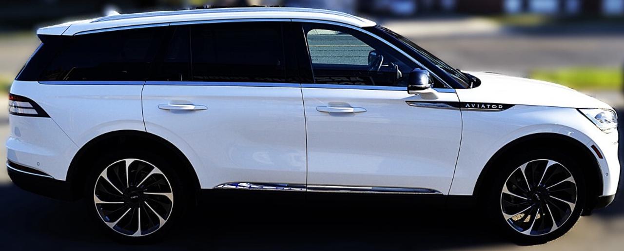 2023 Lincoln Aviator Reserve 4dr All-Wheel Drive Automatic Photo