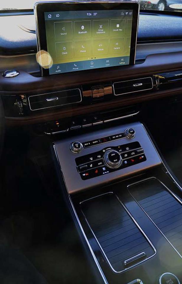 2023 Lincoln Aviator Reserve 4dr All-Wheel Drive Automatic Photo