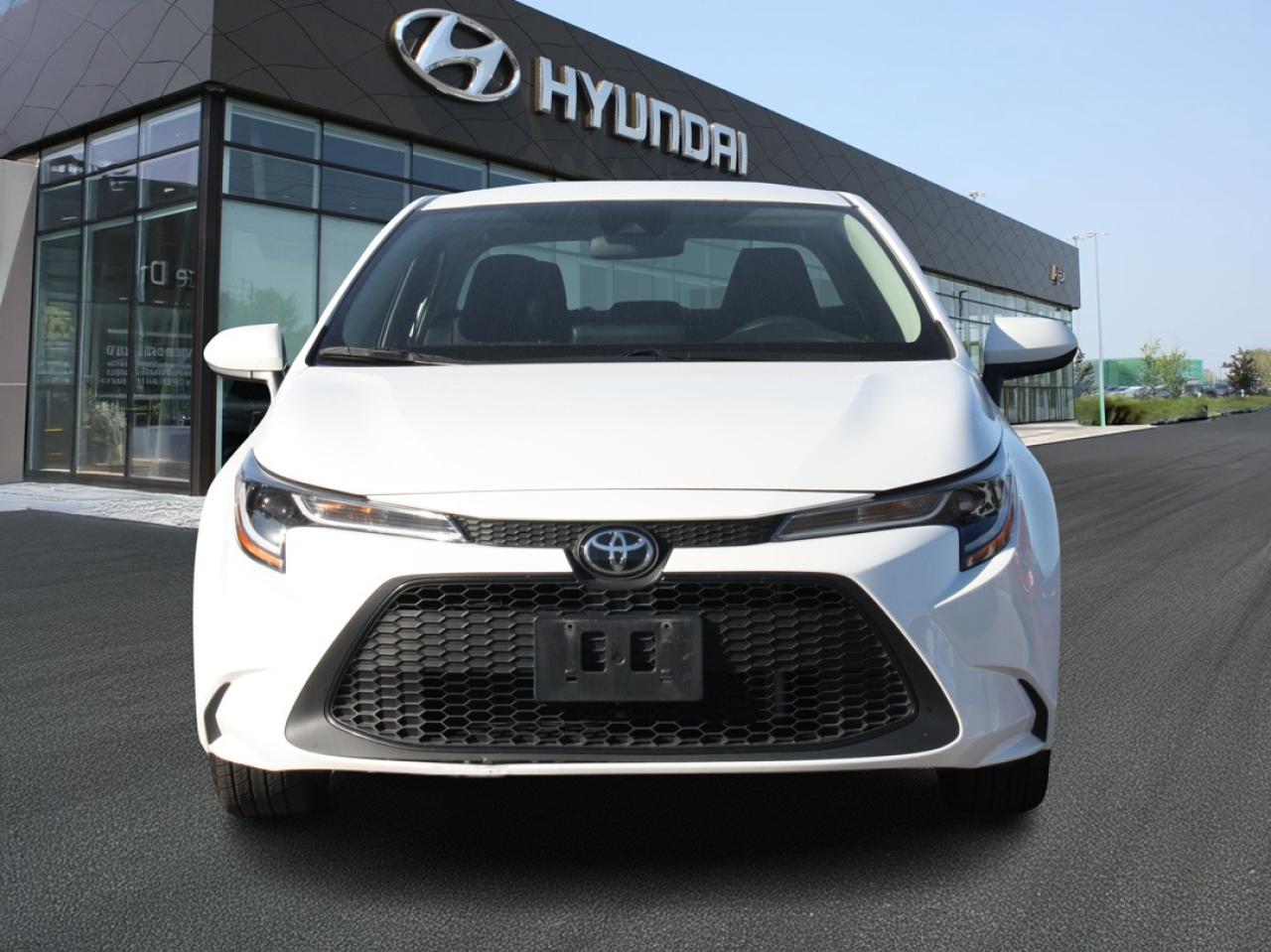 2022 Toyota Corolla LE / Heated Seats / Backup Camera / Bluetooth Photo